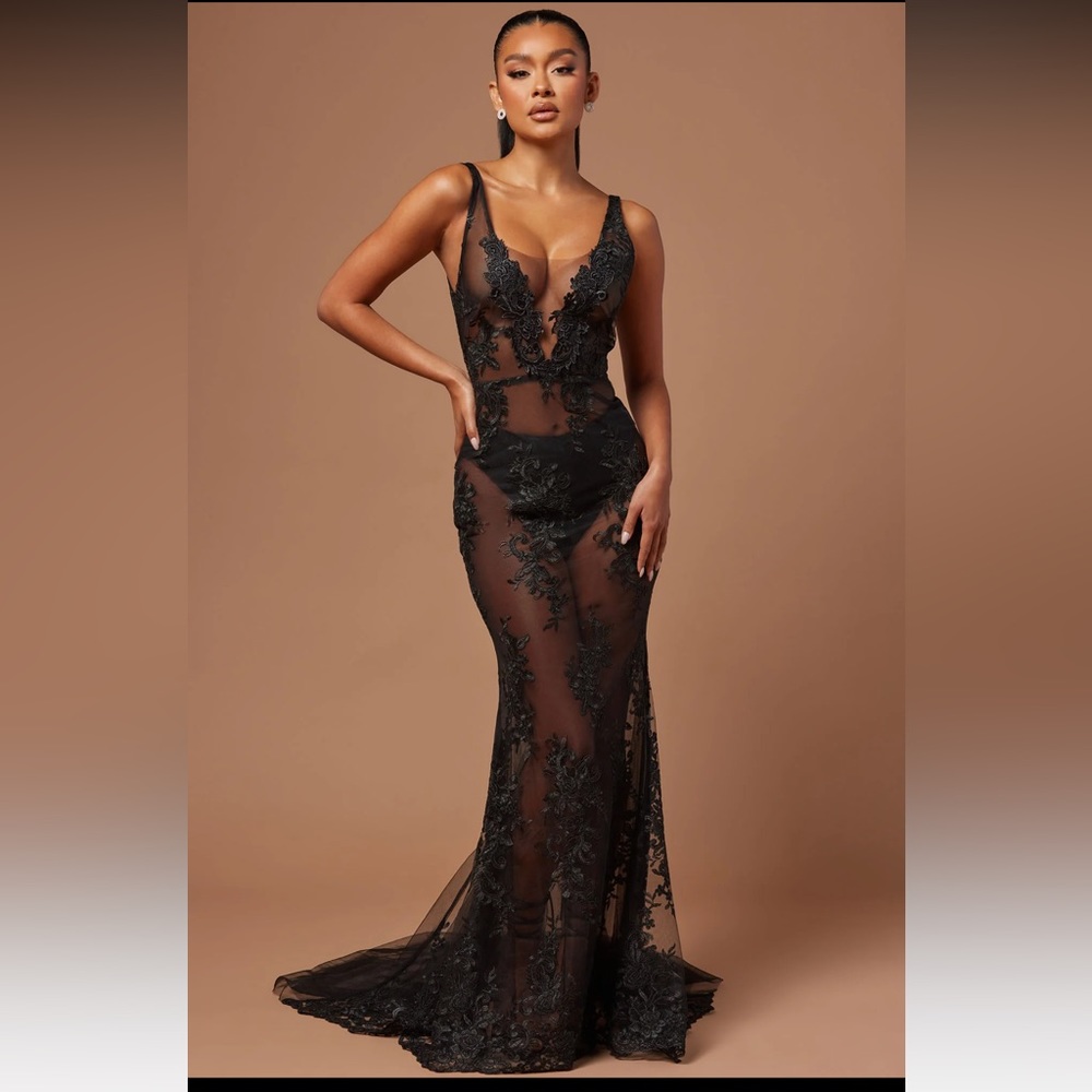 Clarice Lace Gown (xs)